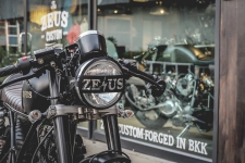 หล่อในสไตล์คาเฟ่ - Zeus Custom